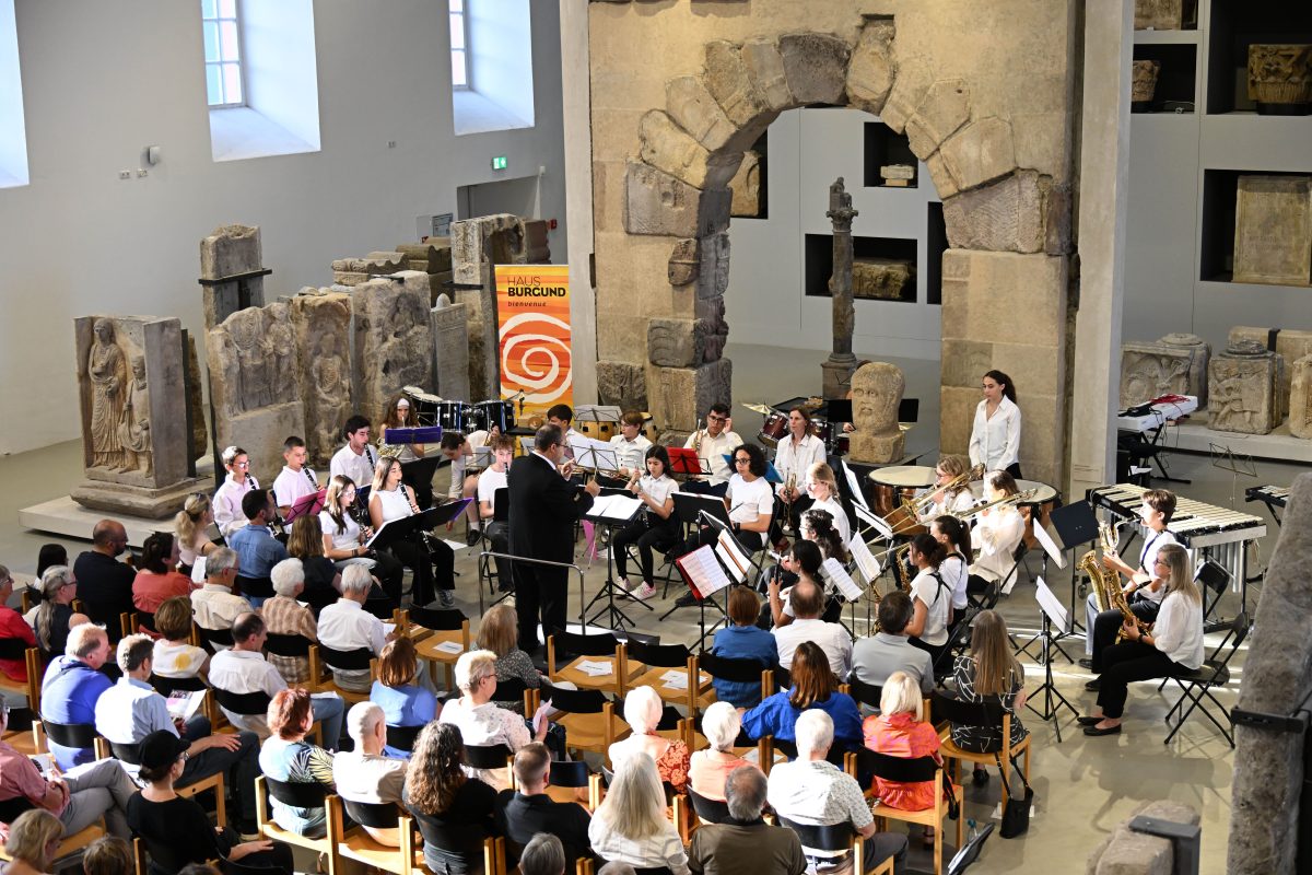 MUSIKALISCHER START IN DEN SOMMER